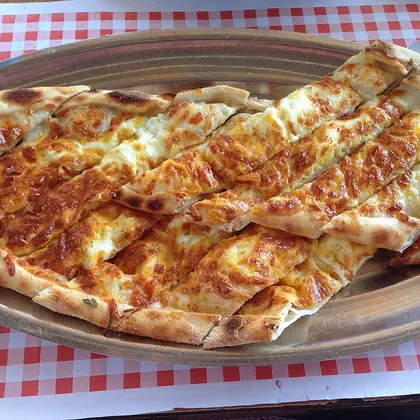 Kaşarlı Pide